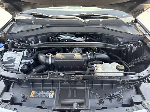 Used 2022 Ford Explorer Platinum w/ Equipment Group 601A AWD/4WD image 26