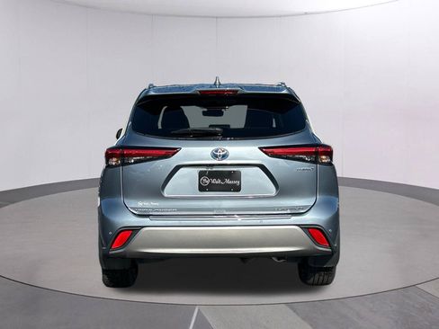 Used 2023 Toyota Highlander Platinum AWD/4WD image 4