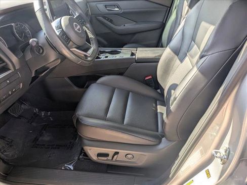 Used 2023 Nissan Rogue SV w/ SV Premium B Package image 13