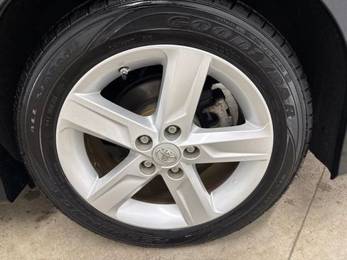 Used 2014 Toyota Camry SE FWD image 12