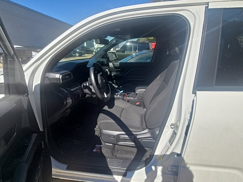 Used 2025 Toyota 4Runner SR5 AWD/4WD image 6