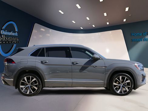 New 2026 Volkswagen Atlas Cross Sport SEL Premium R-Line AWD/4WD image 4