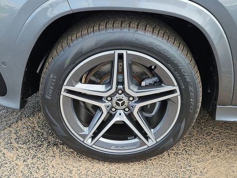 New 2025 Mercedes-Benz GLS 450 4MATIC image 13