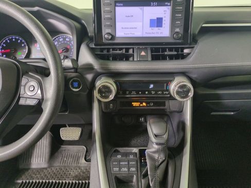 Used 2019 Toyota RAV4 XLE AWD/4WD image 19