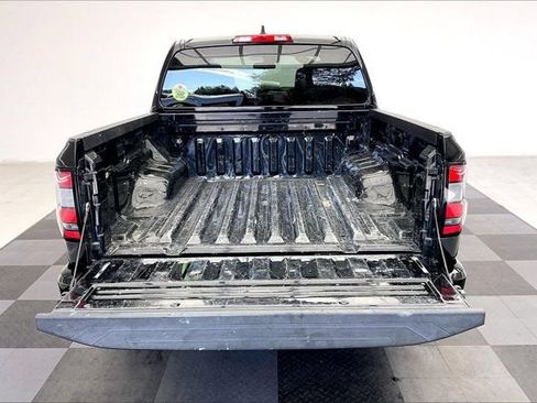 Used 2022 Nissan Frontier SV AWD/4WD image 27