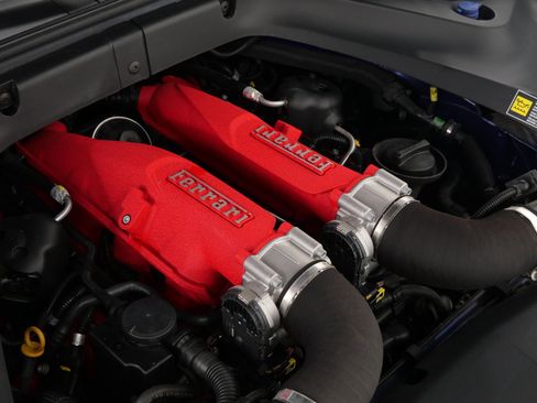 Used 2017 Ferrari California T RWD image 42