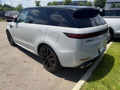 Used 2026 Land Rover Range Rover Sport Dynamic SE AWD/4WD image 7