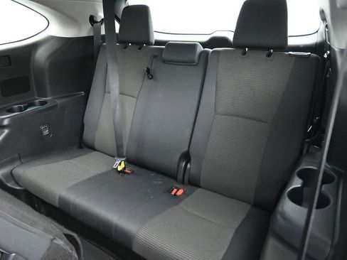 Used 2024 Toyota Highlander LE image 26