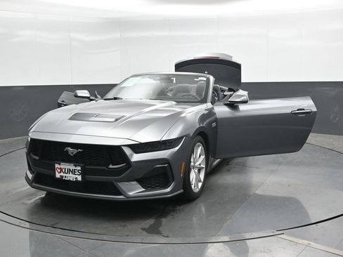 Used 2025 Ford Mustang GT Premium RWD image 49