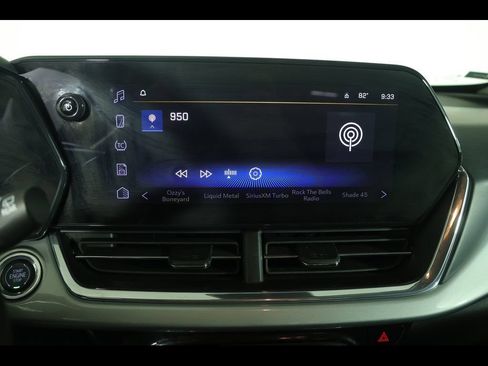 Used 2025 Chevrolet Trax LT w/ Driver Confidence Package FWD image 23