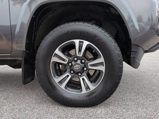 Used 2016 Toyota Tacoma TRD Sport w/ Towing Package AWD/4WD image 10