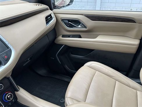 Used 2021 Chevrolet Suburban Premier image 37