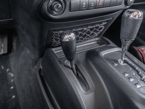 Used 2018 Jeep Wrangler Unlimited Sport S AWD/4WD image 24