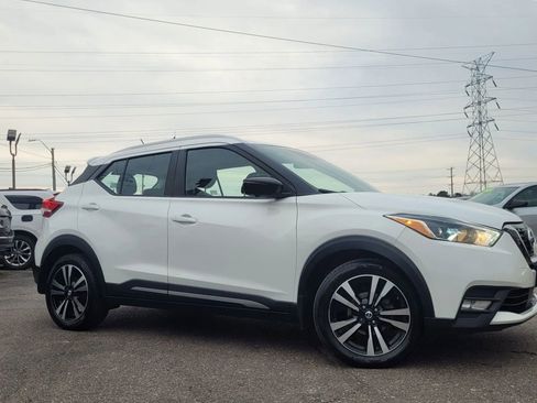 Used 2020 Nissan Kicks SR w/ SR Premium Package image 8