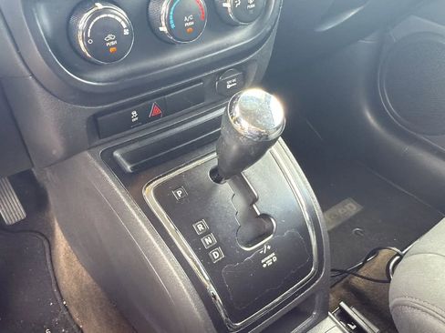 Used 2014 Jeep Patriot Sport image 19