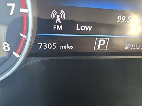 Used 2024 Nissan Sentra SR w/ SR Premium Package image 18