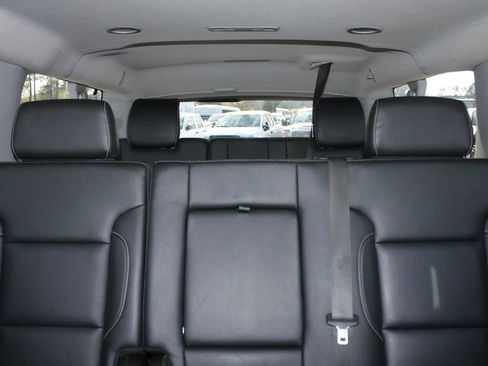 Used 2019 Chevrolet Suburban LT image 20