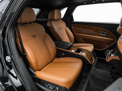 Used 2023 Bentley Bentayga Extended Wheelbase AWD/4WD image 82