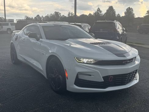 Used 2022 Chevrolet Camaro SS RWD image 4