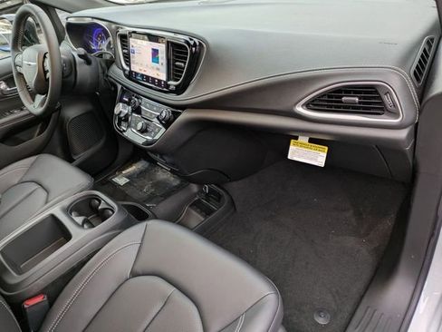 New 2026 Chrysler Pacifica Select w/ S Appearance Package FWD image 36