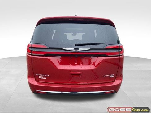 New 2026 Chrysler Pacifica Limited image 4