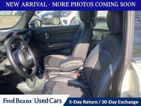 Used 2018 MINI Cooper 2-Door Hardtop image 9