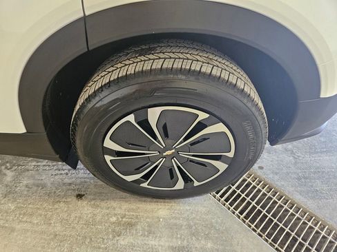 New 2025 Chevrolet Blazer EV LT AWD/4WD image 7