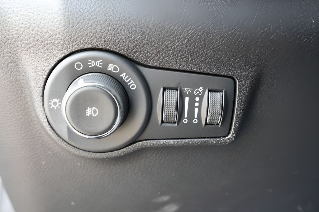 Used 2024 Jeep Compass Limited AWD/4WD image 26