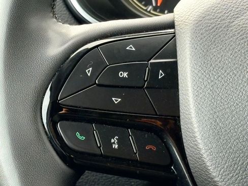 Used 2023 Jeep Cherokee Altitude Lux image 18