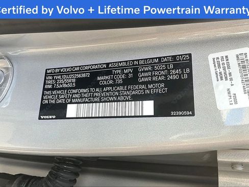 Certified 2025 Volvo XC40 B5 Core image 44