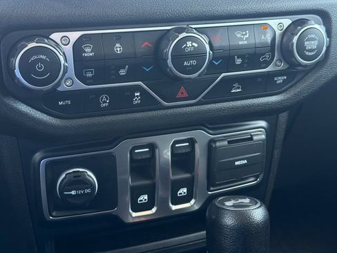 Used 2024 Jeep Wrangler Sport AWD/4WD image 21