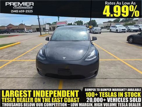 Used 2024 Tesla Model Y Long Range AWD/4WD image 1