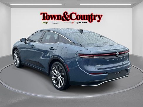 Used 2025 Toyota Crown Limited w/ Advanced Technology Package image 5