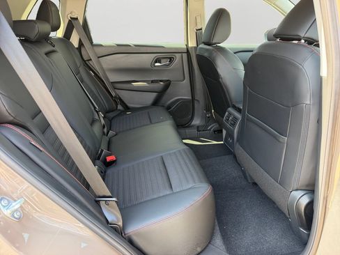Used 2026 Nissan Rogue SV AWD/4WD image 9