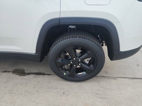 New 2025 Jeep Grand Cherokee Limited w/ Luxury Tech Group II image 28