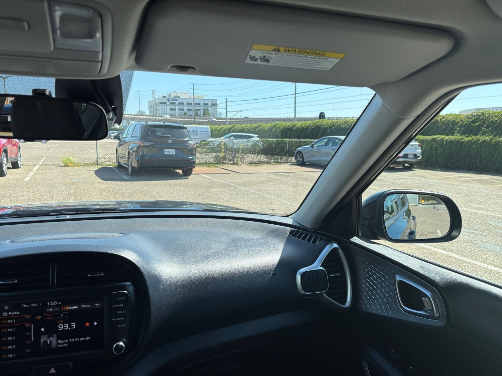 Used 2025 Kia Soul LX w/ LX Technology Package FWD image 32