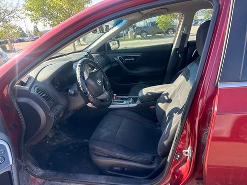 Used 2014 Nissan Altima 2.5 S w/ Sport Value Package FWD image 10