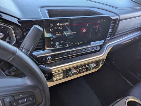 Used 2025 GMC Sierra 1500 SLT image 25