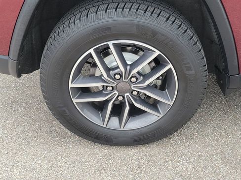 Used 2019 Jeep Grand Cherokee Limited AWD/4WD image 5