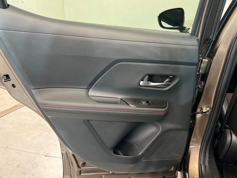 Used 2025 Nissan Kicks SR FWD image 19