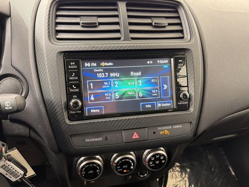 Used 2025 Mitsubishi Outlander Sport ES image 23