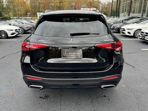 Used 2025 Mercedes-Benz GLC 300 4MATIC image 4