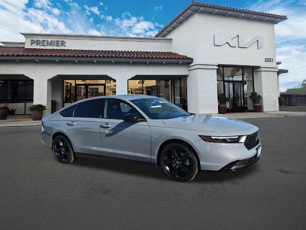 Used 2025 Honda Accord Sport image 2