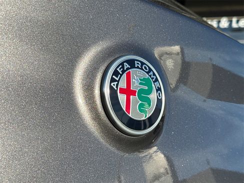 Used 2022 Alfa Romeo Stelvio Sprint image 12