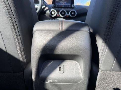 Used 2024 Nissan Sentra SR w/ SR Premium Package image 15