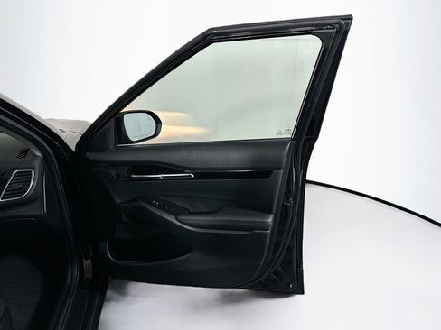 Used 2025 Kia Seltos S image 33