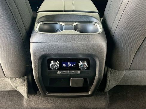 New 2026 GMC Acadia Elevation image 18