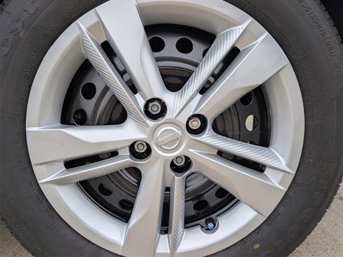 New 2025 Nissan Kicks Play S image 6