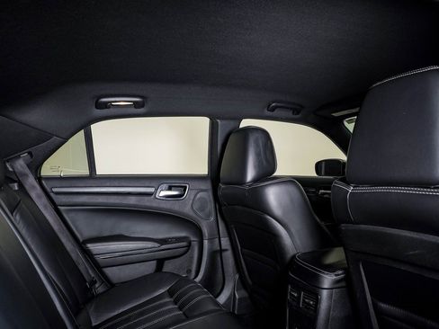 Used 2015 Chrysler 300 S image 16