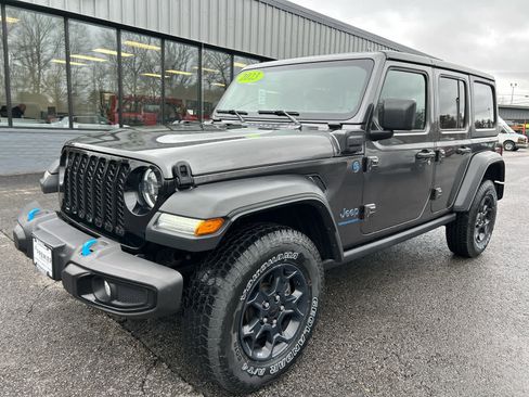 Used 2023 Jeep Wrangler Unlimited w/ Cold Weather Group image 9